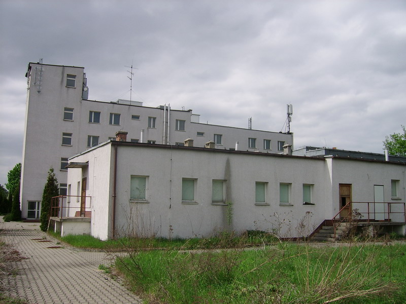 Dwa oblicza legnickiego PCK (Posłuchaj i Zobacz) - Niszczejący budynek PCK w Legnicy (Fot. Andrzej Andrzejewski)