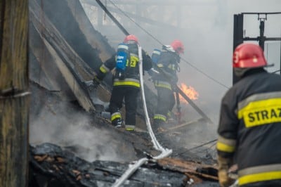 Wrocław: Pożar na terenie magazynów ABB (ZDJĘCIA) - 9