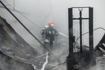 Wrocław: Pożar na terenie magazynów ABB (ZDJĘCIA) - 10