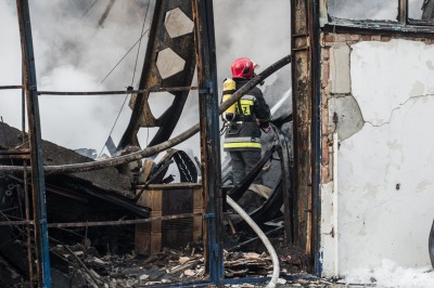 Wrocław: Pożar na terenie magazynów ABB (ZDJĘCIA) - 11