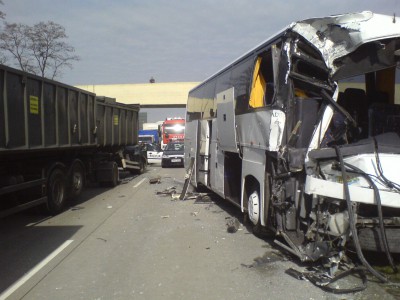 Karambol na autostradzie. Ranni są uczniowie z Francji (Zobacz)
