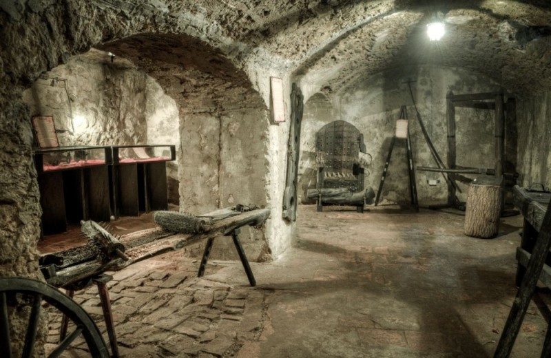 Czy istnieją nieznane podziemne pomieszczenia w zamku Grodno? - Fot. Marcin Dobrzański