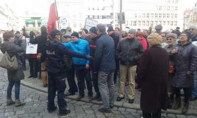 W obronie Lecha Wałęsy na Placu Solnym we Wrocławiu [FILM i ZDJĘCIA] - 8