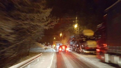 Nocny "przerzut" samochodów i koniec blokady w Jakuszycach (FOTO) - 2