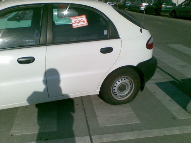 W Legnicy warto się zastanowić, gdzie zaparkować auto - fot. facebook