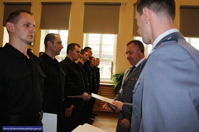 Ślubowanie nowo przyjętych policjantów i policjantek [ZDJĘCIA] - 7