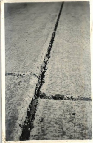 Łatanie dróg w latach 40. ubiegłego wieku (ROZPOZNAJESZ TE MIEJSCA?) - 5