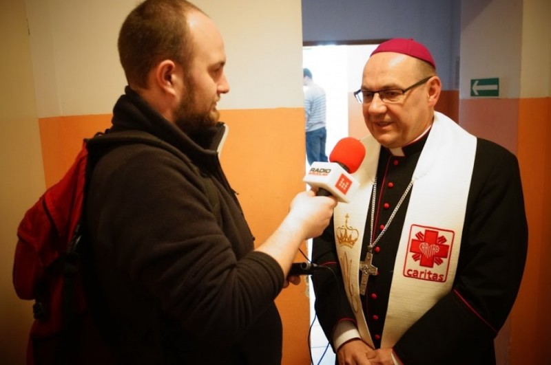 Świąteczne życzenia od biskupa pomocniczego Jacka Kicińskiego - www.wroclaw.caritas.pl