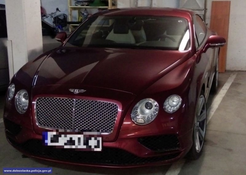 Policjanci odzyskali Bentleya za milion złotych [ZOBACZ ZDJĘCIA] - 