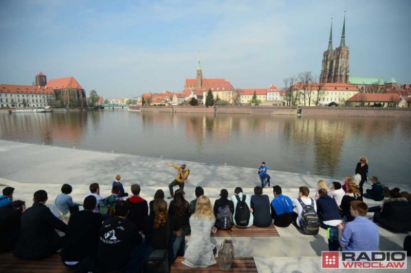 Wrocławianie zakochani w nowym miejscu spacerowym – fot. Andrzej Owczarek