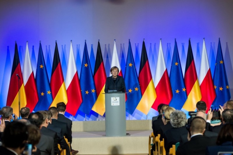 Po Wrocławiu - Zgorzelec. Spalili portret Angeli Merkel - Zdjęcie ilustracyjne. Angela Merkel w Krzyżowej w listopadzie 2014 r.