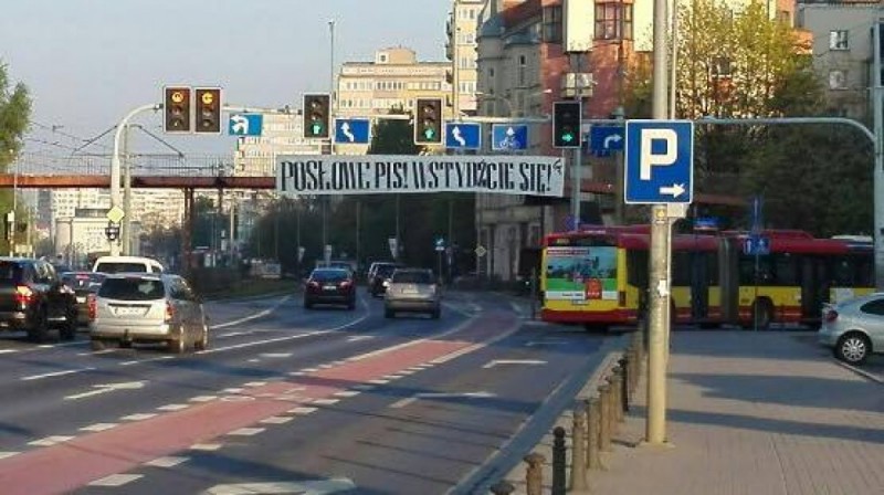 Kolejny transparent we Wrocławiu. Kto go wywiesił? -