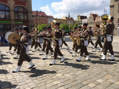 Uroczysta defilada z okazji Święta Flagi we Wrocławiu [ZDJĘCIA] - 4