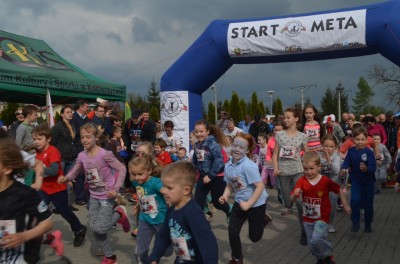 Prawie 800 osób uczciło na sportowo święto 3 Maja w Kobierzycach - 24