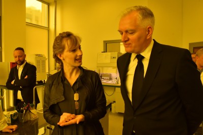 Jarosław Gowin zwiedzał laboratoria we Wrocławskim Parku Technologicznym - 1