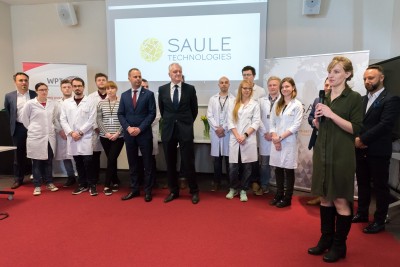 Jarosław Gowin zwiedzał laboratoria we Wrocławskim Parku Technologicznym - 8