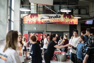 Śniadanie z rektorem Politechniki Wrocławskiej rozpoczęło juwenalia