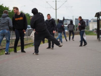 Zamieszki przed komisariatem, w którym zmarł 25-latek [ZDJĘCIA] - 18