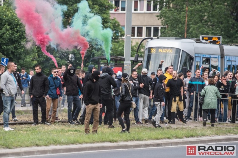 Policja zatrzymała 43 osoby manifestujące przed komisariatem - Fot. Andrzej Owczarek