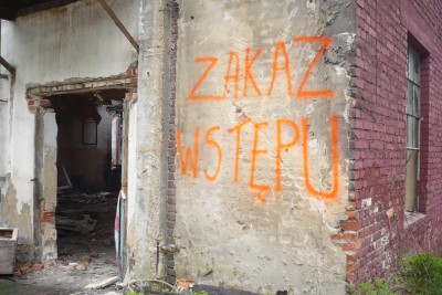 Wałbrzych: Porzucona fabryka porcelany zagraża ludziom - 4