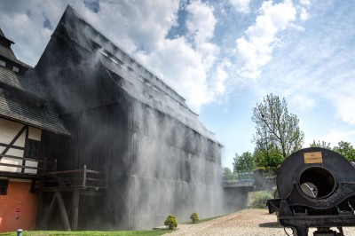 W Dusznikach gasili muzeum mgłą (ZOBACZ ZDJĘCIA) - 6