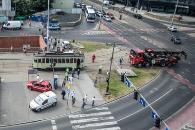 Tramwaje we Wrocławiu wykolejają się raz na tydzień. Sprawdź, gdzie najczęściej