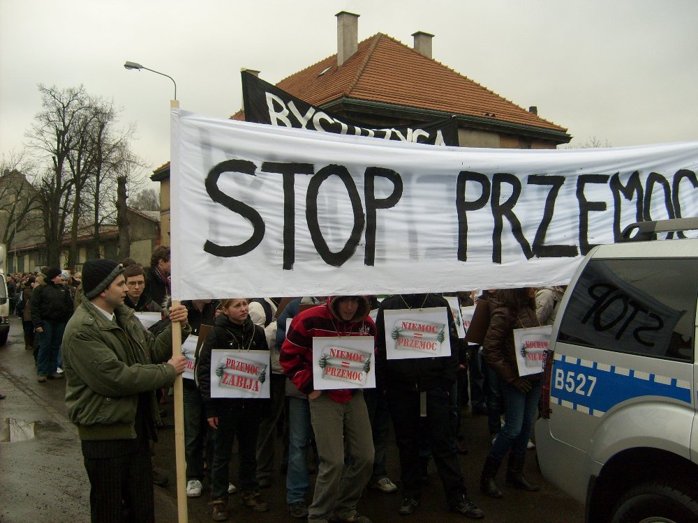 Bystrzyca Kłodzka. Marsz "Stop Przemocy" - Fot. Agnieszka Szymkiewicz