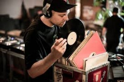 RWK: DJ Shadow w Archiwum Druha Sławka (20.00-21.00)