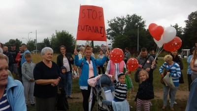 Cichy protest przyjaciół chorego Konrada z Legnicy (ZDJĘCIA) - 1