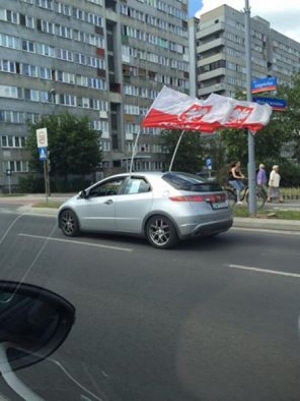 Flagi na samochodach - czy legalne ? (REAKCJA24)  - 