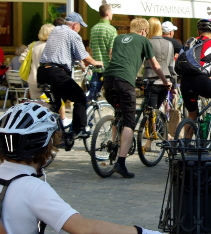 Wrocław: Poniemiecka ścieżka rowerowa w ul. Powstańców Śląskich została oddana do ruchu - 