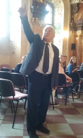Rektor Uniwersytetu Wrocławskiego zagrał dla młodzieży z Białorusi - 1