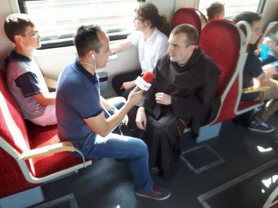 Pociąg z Wrocławia na Światowe Dni Młodzieży powoli dojechał do Krakowa