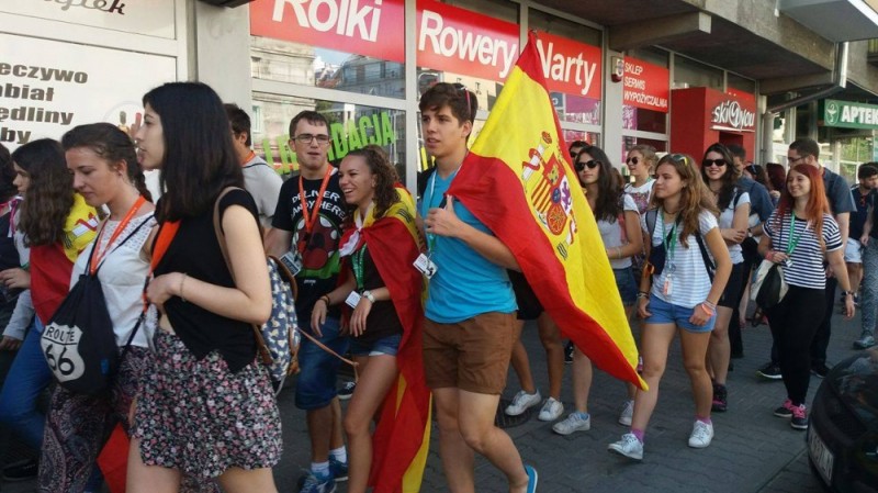 Tysiące pielgrzymów w drodze na Ostrów Tumski we Wrocławiu - Fot: Elżbieta Osowicz