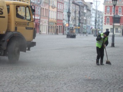 Bal, bal... i po balu. Wielkie sprzątanie we Wrocławiu - 1