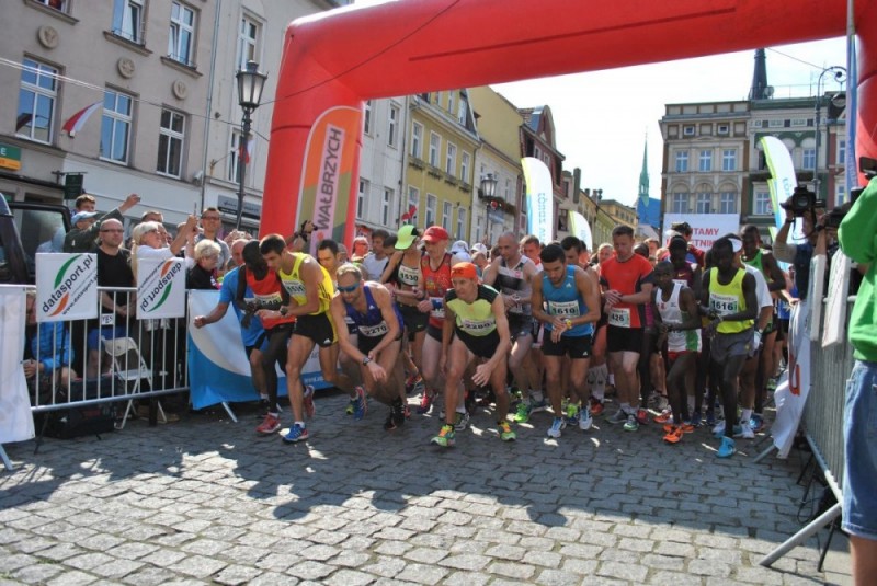 Największa impreza biegowa Wałbrzycha już w niedzielę - fot. polmaraton.walbrzych.pl