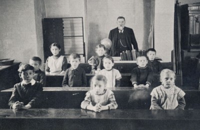 Kolejne skarby w Książu: Szklanka z USA i archiwum bibliotekarza - 4