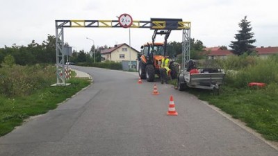 TIR-y zalewają Bielany Wrocławskie. Są zakazy, nie ma gdzie parkować - 4
