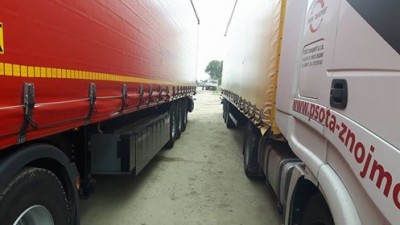 TIR-y zalewają Bielany Wrocławskie. Są zakazy, nie ma gdzie parkować - 5