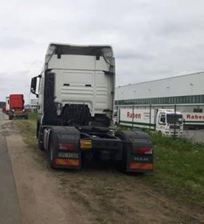 TIR-y zalewają Bielany Wrocławskie. Są zakazy, nie ma gdzie parkować - 6