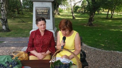 Czytają "Quo vadis" w Ogrodzie Botanicznym we Wrocławiu