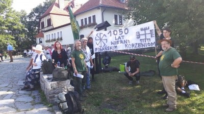 Uroczystości związane z 1050-leciem chrztu Polski na szczycie Ślęży - 4