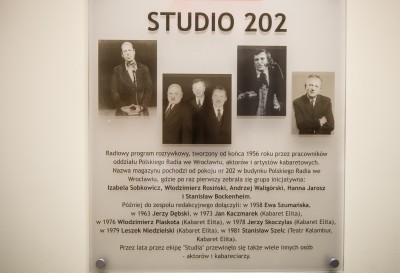 Tablica "Studia 202" przy pokoju 202 [ZOBACZ] - 14
