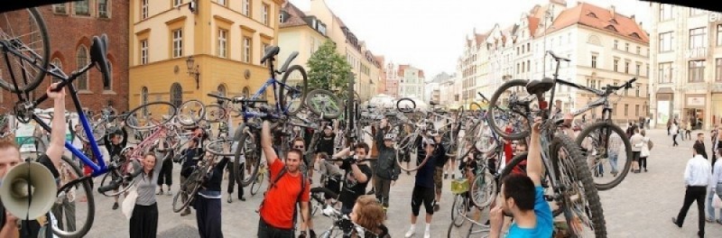 Rowerzyści przejmują centrum Wrocławia - 