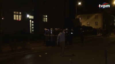 Zamieszki przed komisariatem w Miliczu - 9