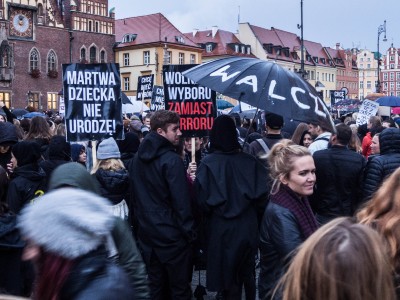 Czarny protest we Wrocławiu [DUŻO ZDJĘĆ] - 1