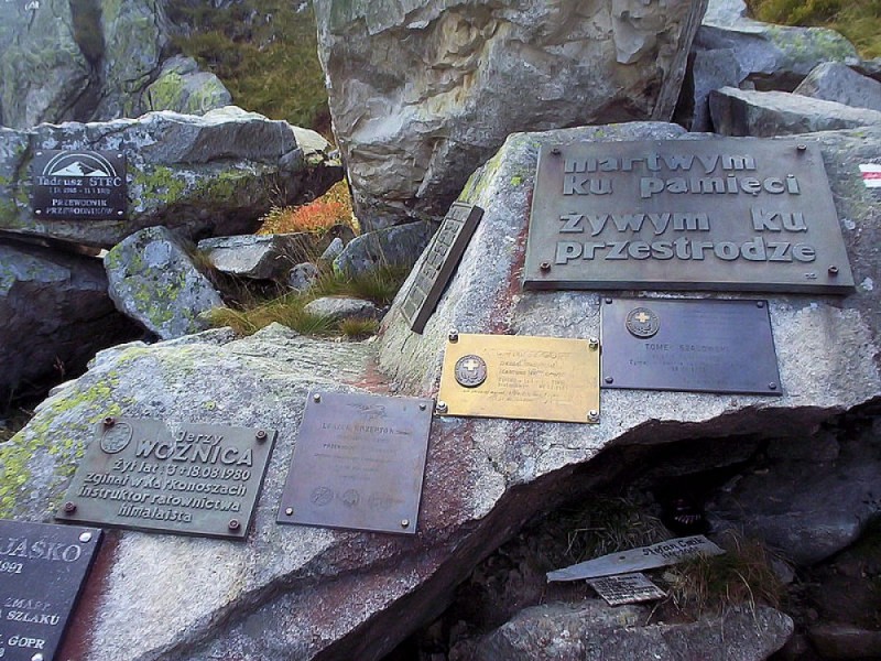Symboliczny Cmentarz Ludzi Gór w Karkonoszach - 
