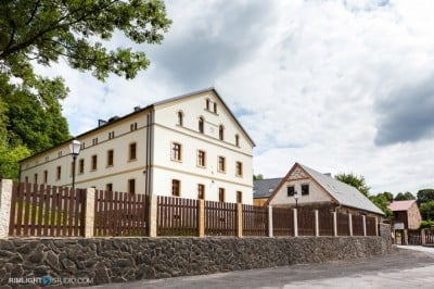 Centrum nauki na wsi. W Dobkowie wywołują trzęsienia ziemi i powodzie
