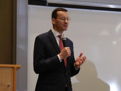 Wicepremier Morawiecki: Kilogram polskiego eksportu kosztuje 1,7 euro - 12