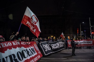Manifestacja narodowców. Spalono zdjęcia Wałęsy, Michnika i Baumana - 11